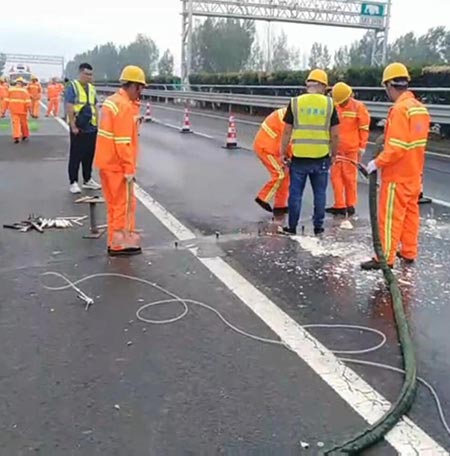 路面灌缝路基填充注浆 