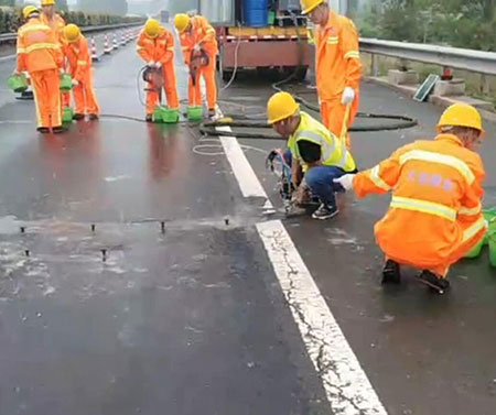 聚氨酯注浆机沥青路面加固浇注